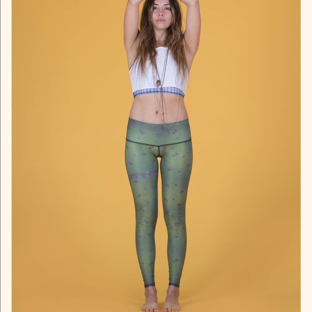 Teeki leggings size xs